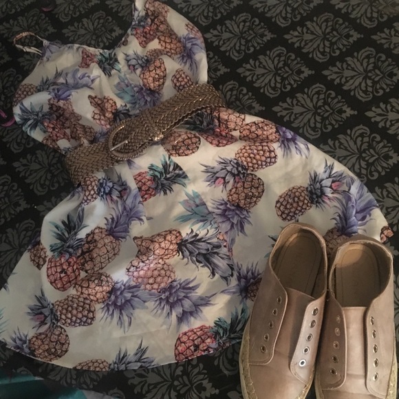 Light Pink Slip-On Laceless Tennis Shoes Sz 9 - Picture 7 of 7